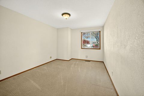 Tiny photo for 465 Creekside Circle, Central Point, OR 97502 (MLS # 220212149)