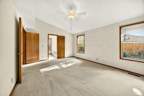 Tiny photo for 465 Creekside Circle, Central Point, OR 97502 (MLS # 220212149)