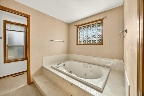 Tiny photo for 465 Creekside Circle, Central Point, OR 97502 (MLS # 220212149)