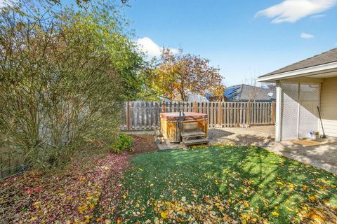 Tiny photo for 465 Creekside Circle, Central Point, OR 97502 (MLS # 220212149)