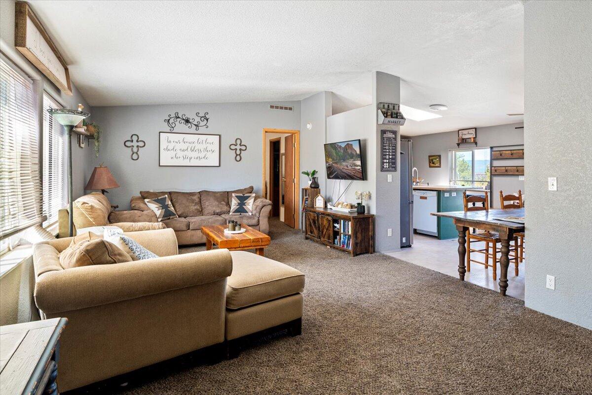 13770 SW Cinder Cone Loop
