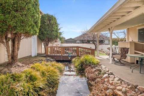 Tiny photo for 206 Eagle View Drive, Eagle Point, OR 97524 (MLS # 220220178)