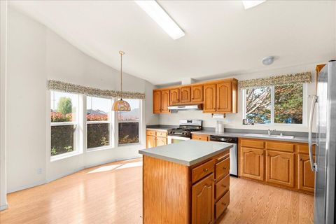 Tiny photo for 206 Eagle View Drive, Eagle Point, OR 97524 (MLS # 220220178)