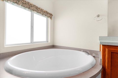 Tiny photo for 206 Eagle View Drive, Eagle Point, OR 97524 (MLS # 220220178)