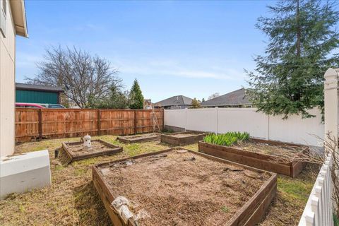 Tiny photo for 206 Eagle View Drive, Eagle Point, OR 97524 (MLS # 220220178)