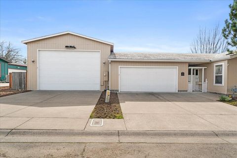 Tiny photo for 206 Eagle View Drive, Eagle Point, OR 97524 (MLS # 220220178)