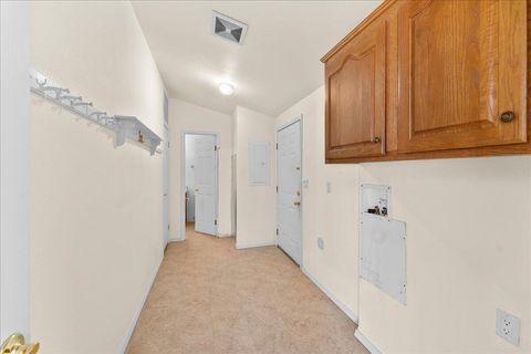 Tiny photo for 206 Eagle View Drive, Eagle Point, OR 97524 (MLS # 220220178)