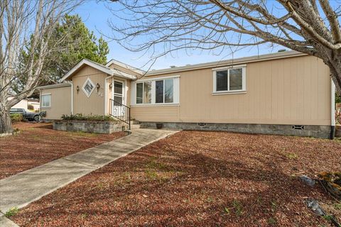 Tiny photo for 206 Eagle View Drive, Eagle Point, OR 97524 (MLS # 220220178)