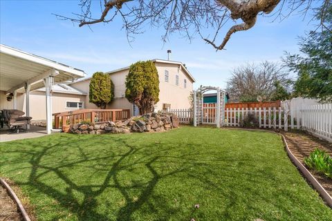 Tiny photo for 206 Eagle View Drive, Eagle Point, OR 97524 (MLS # 220220178)