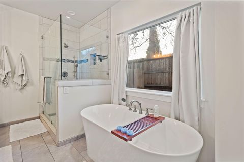 Tiny photo for 1645 NW Williamsburg Drive, Grants Pass, OR 97526 (MLS # 220214039)