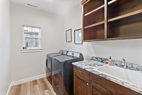 Tiny photo for 1645 NW Williamsburg Drive, Grants Pass, OR 97526 (MLS # 220214039)