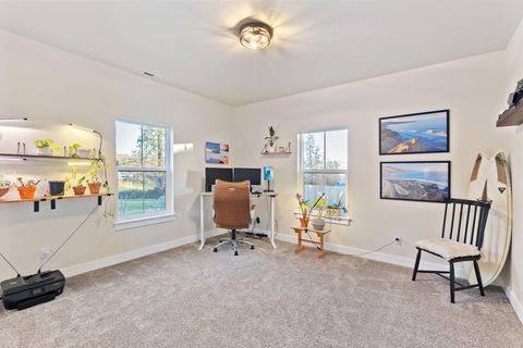 Tiny photo for 1645 NW Williamsburg Drive, Grants Pass, OR 97526 (MLS # 220214039)