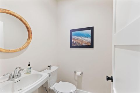 Tiny photo for 1645 NW Williamsburg Drive, Grants Pass, OR 97526 (MLS # 220214039)