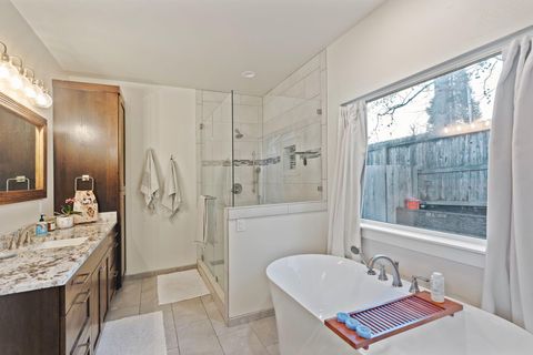 Tiny photo for 1645 NW Williamsburg Drive, Grants Pass, OR 97526 (MLS # 220214039)