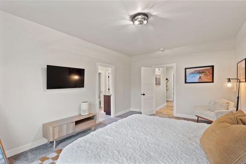 Tiny photo for 1645 NW Williamsburg Drive, Grants Pass, OR 97526 (MLS # 220214039)