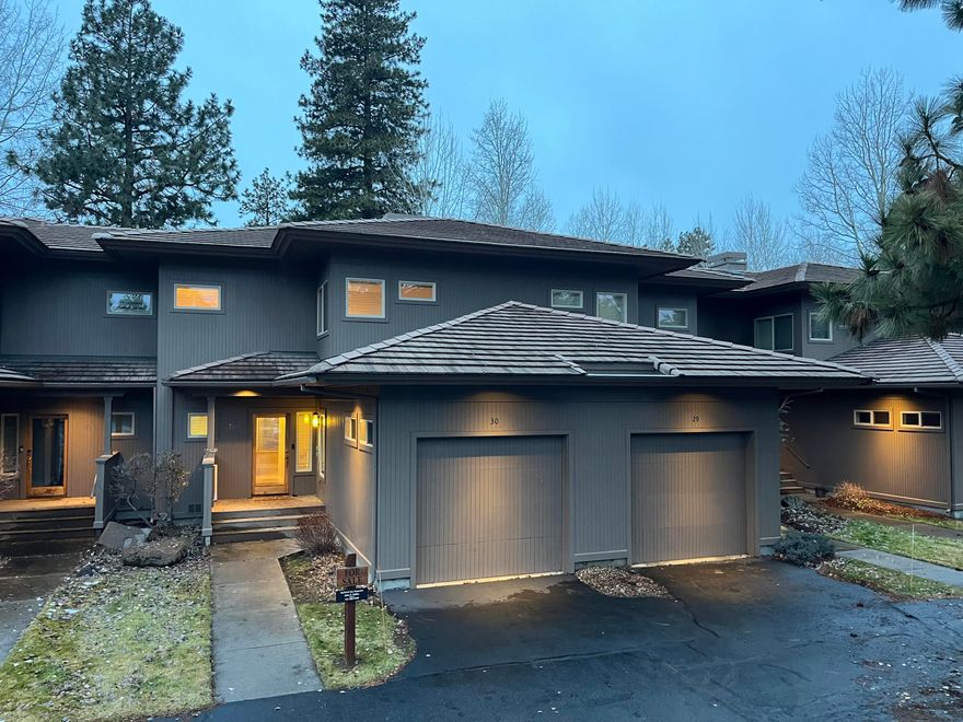 Fantastic Primary or investment opportunity in the gated community of Broken Top. Minutes from dinning and shopping in Downtown & The Old Mill District. This townhouse features many options as your primary residence or vacation rental. Two separate lock-off units with their own kitchens and living space. These units can be rented together or individually. Rent on a nightly basis or short/long term. Walking distance to the Broken Top Club, Restaurant, dog park and OSU Cascade campus. A must see, only 20 miles to Mt. Bachelor for all of your seasonal activities.