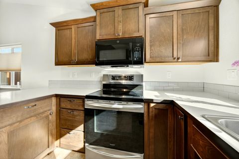 Tiny photo for 3537 Durst Street, Medford, OR 97504 (MLS # 220211178)