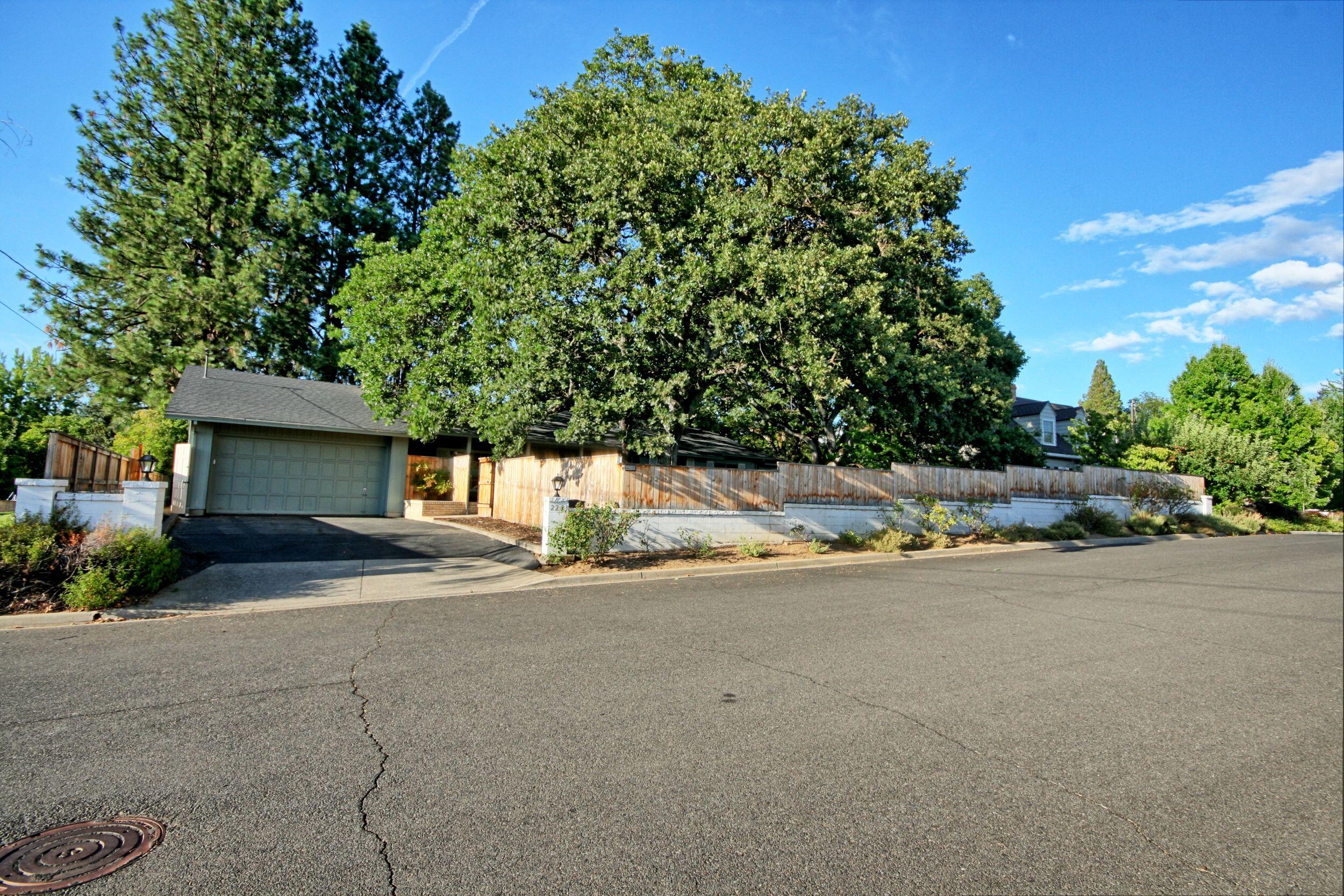 Siskiyou Heights Addition - Residential