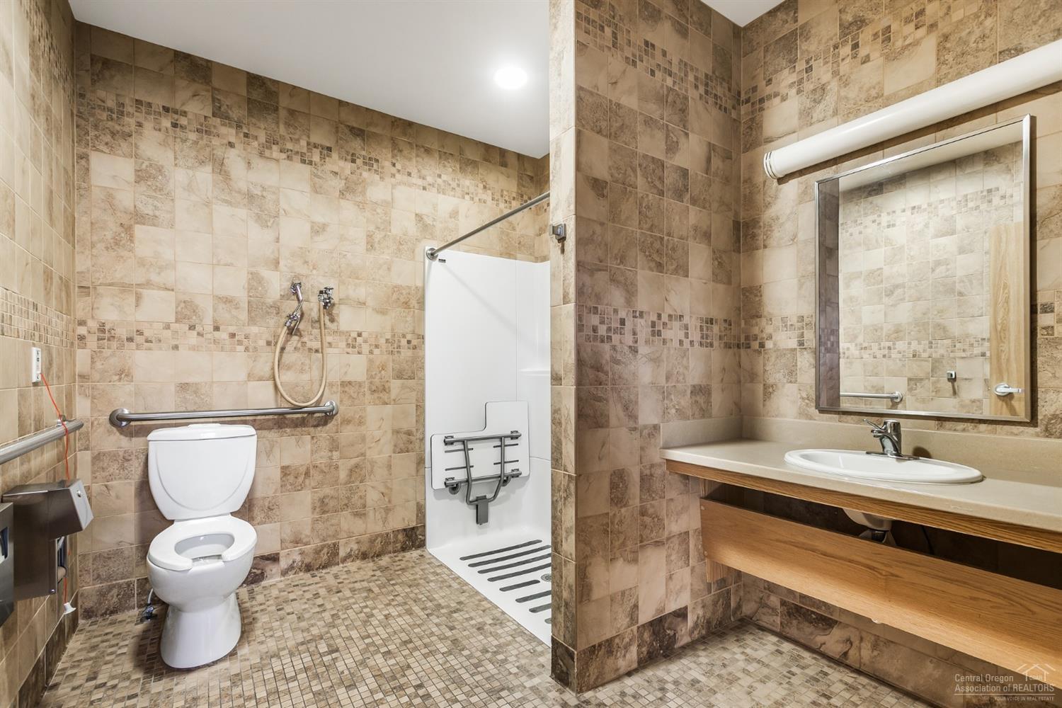 CLACC - Commercial Sale