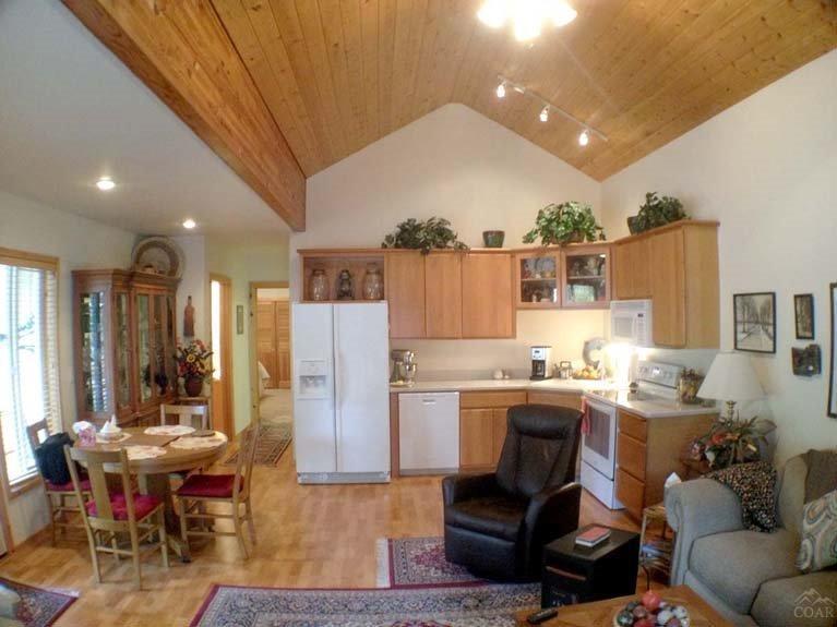 Wagon Trail Acreages - Residential