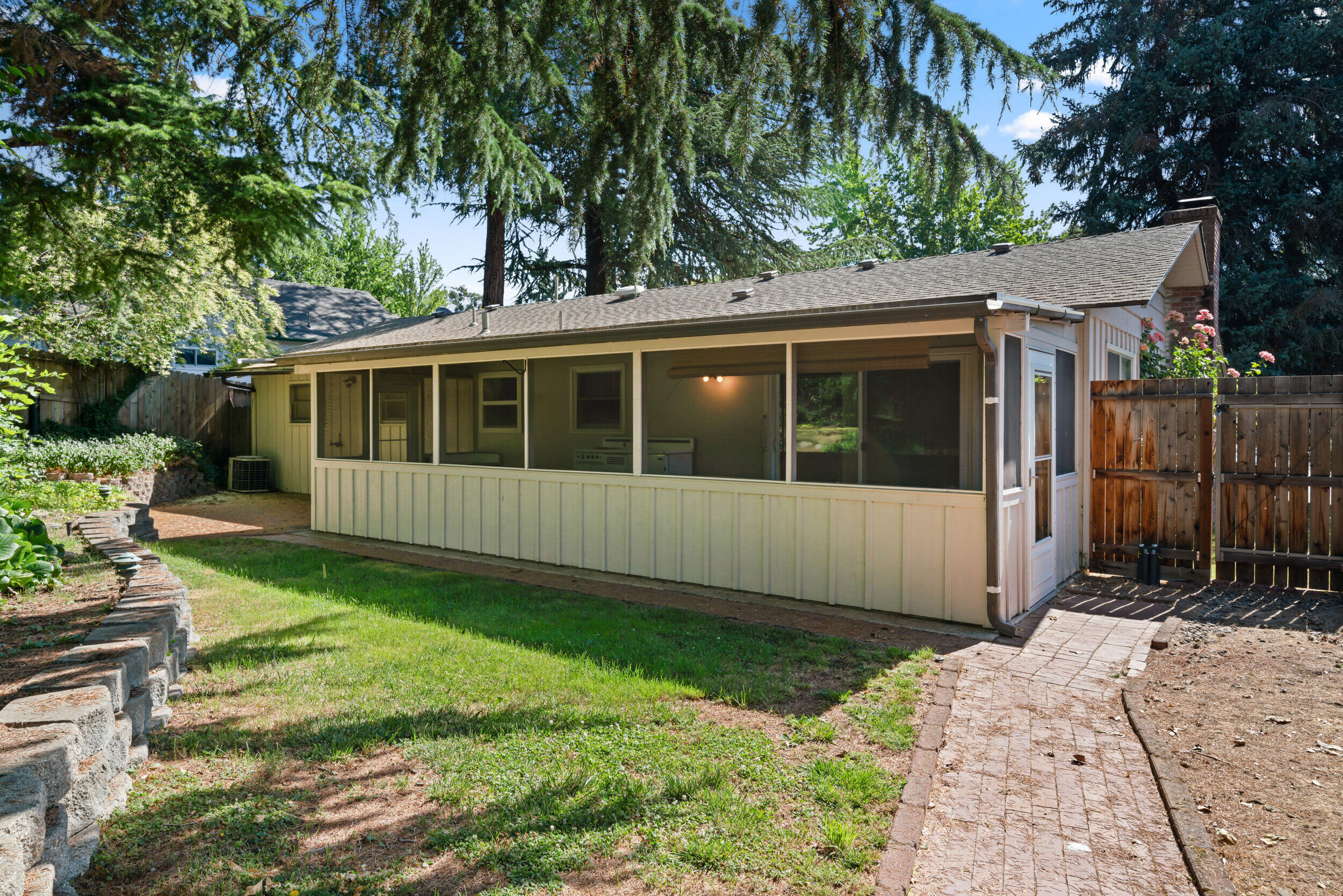 Siskiyou Heights Addition - Residential