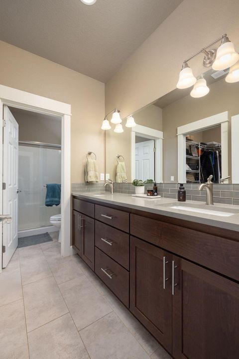 Tiny photo for 62905 Daniel Road, Bend, OR 97701 (MLS # 220212568)