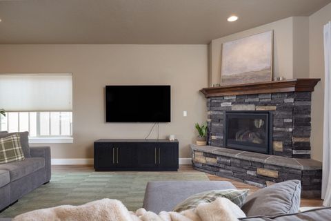 Tiny photo for 62905 Daniel Road, Bend, OR 97701 (MLS # 220212568)