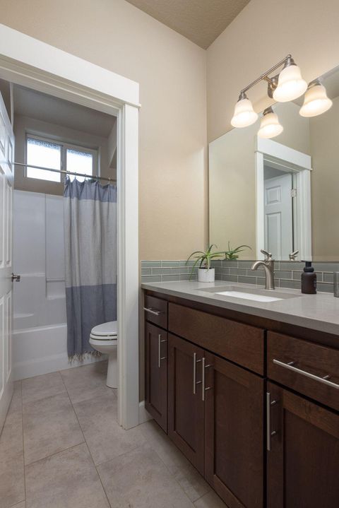 Tiny photo for 62905 Daniel Road, Bend, OR 97701 (MLS # 220212568)