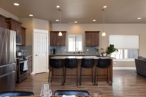 Tiny photo for 62905 Daniel Road, Bend, OR 97701 (MLS # 220212568)