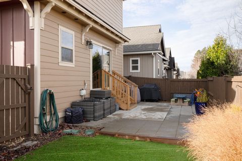Tiny photo for 62905 Daniel Road, Bend, OR 97701 (MLS # 220212568)