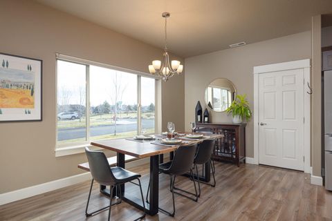 Tiny photo for 62905 Daniel Road, Bend, OR 97701 (MLS # 220212568)