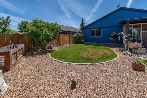 Tiny photo for 3149 SW Antler Lane, Redmond, OR 97756 (MLS # 220213879)