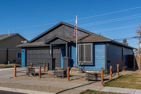 Tiny photo for 3149 SW Antler Lane, Redmond, OR 97756 (MLS # 220213879)