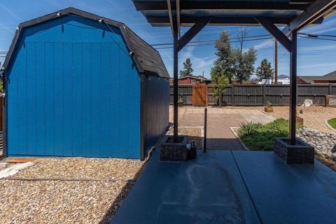 Tiny photo for 3149 SW Antler Lane, Redmond, OR 97756 (MLS # 220213879)