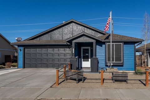 Tiny photo for 3149 SW Antler Lane, Redmond, OR 97756 (MLS # 220213879)