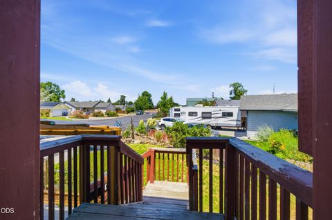 Tiny photo for 2346 SW 20th Court, Redmond, OR 97756 (MLS # 220224507)