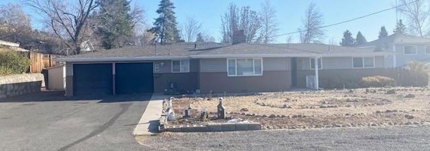 Cute 3/2 in the Moyina Heights area.