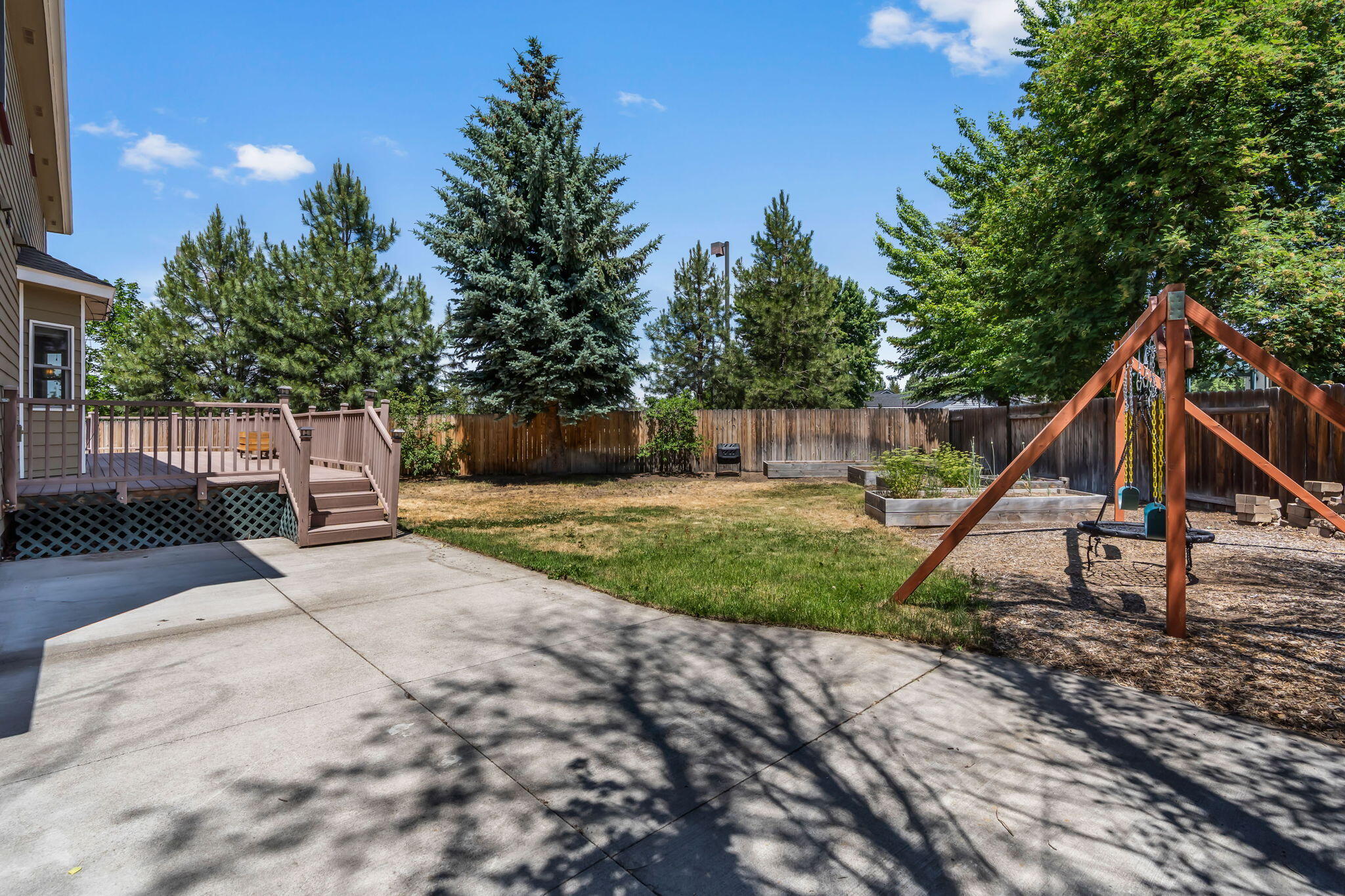 2328 NE Acorn Court