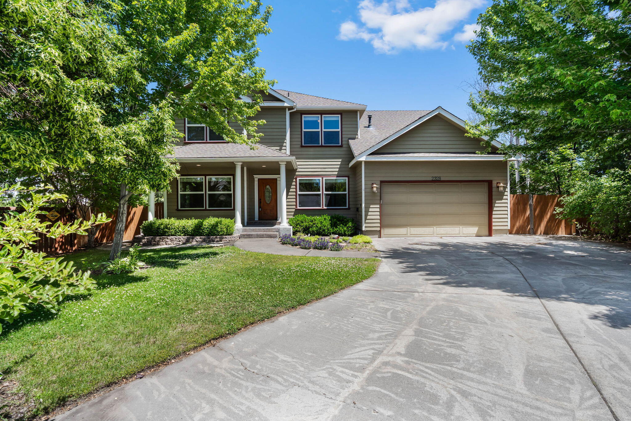 2328 NE Acorn Court