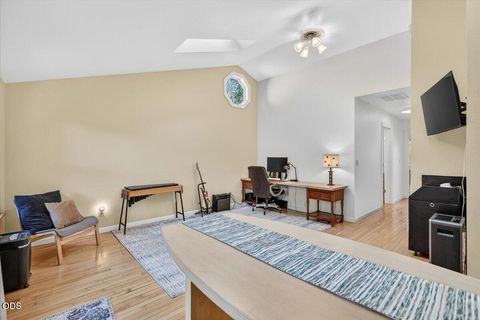 Tiny photo for 2334 Black Oak Way, Ashland, OR 97520 (MLS # 220223188)
