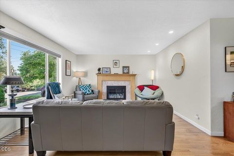 Tiny photo for 2334 Black Oak Way, Ashland, OR 97520 (MLS # 220223188)