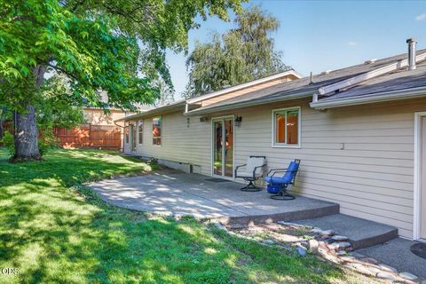 Tiny photo for 2334 Black Oak Way, Ashland, OR 97520 (MLS # 220223188)