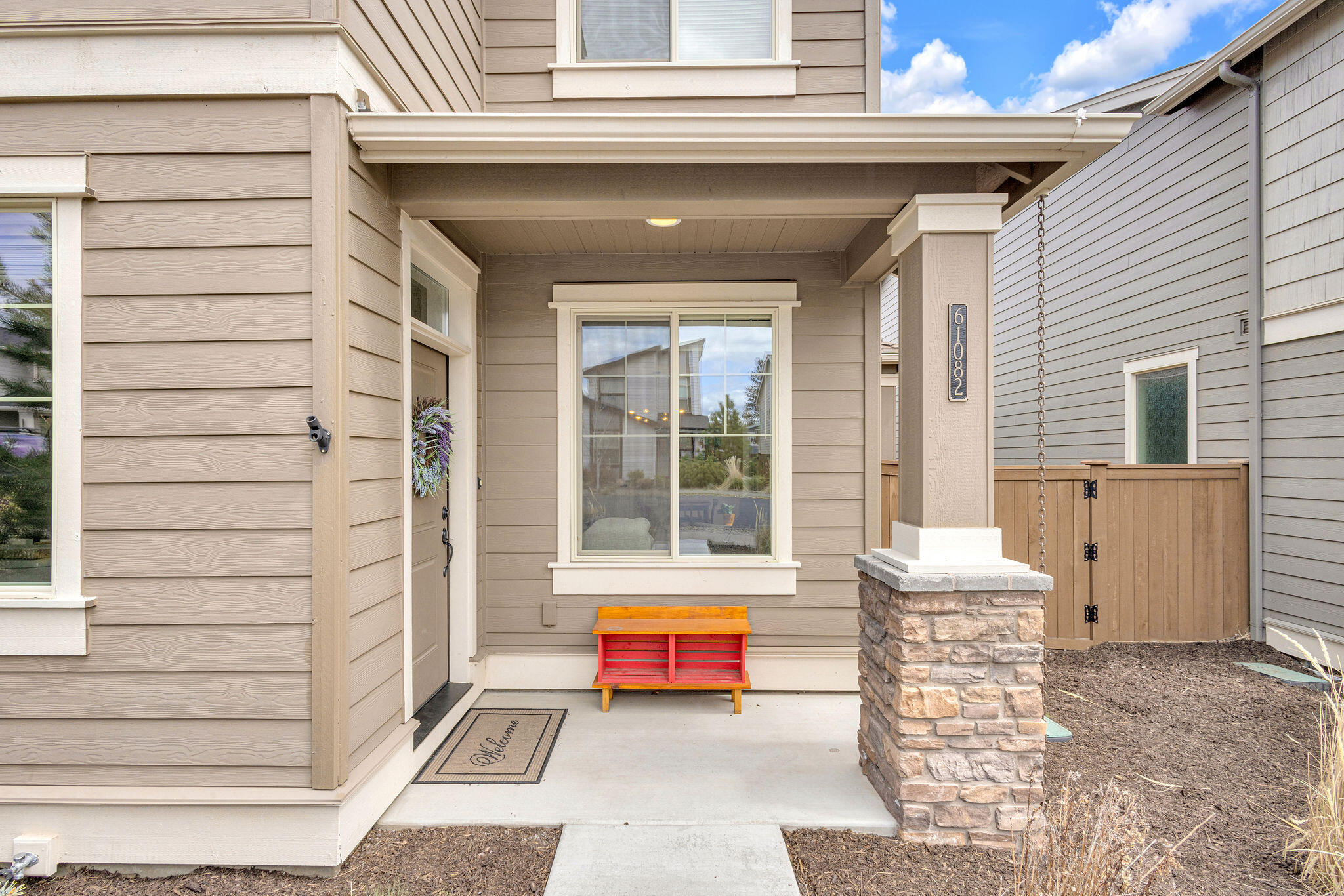 61082 SE Sydney Harbor Drive