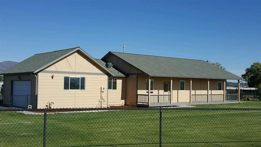 One Acre In The Henley School District. Built In 2005 By Mike Picard. Three Bedroom, Two Bath Home Features; Large Bedrooms (All With Walk-in Closets), Wood Flooring, Gas Fireplace, Built In Shelves And Closets, A/C, Tinted Windows To Reduce The Glare, Vaulted Ceiling In The Kitchen And 10' Ceilings Throughout The Home. Master Bedroom Has His & Her Closets. Very Peaceful Setting With A View Of Pastures And Mountains. Property Is Fully Fenced With Black Cyclone Fencing. Rv Parking Area. A Must See!Serene Setting With Views Of Pastures And Mountains. One Acre Parcel That Has Many Possibilities And Is Minutes To Town. Well Maintained Home.