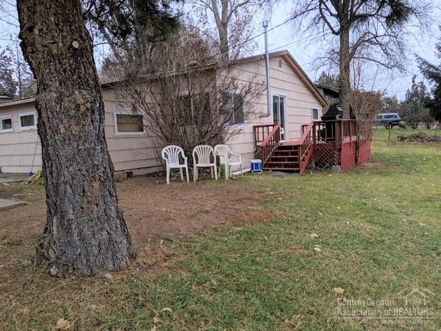 Escape the suburbs and enjoy the outdoors on this 0.71 acre lot located near Smith Rock and beautiful Central Oregon. This lovely 3 bedroom home is tucked in the quaint town of Terrebonne with enough room to grow your own garden and store your toys and/or hobbies. Could be your dream home with a little TLC. Don't miss out call today!