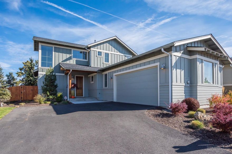 Everything you've been looking for and more in this Contemporary Craftsman Style Home located in desirable NE Bend! You'll love all the extras including Master on the main level, quartz counter-tops, white cabinetry and stainless steel appliances, vaulted ceilings, wide plank oak hardwood floors, a cozy gas fireplace, custom built in's, 2 car garage, landscaped yard with sprinkler system, fenced backyard and Amazing Cascade Mountain views! FREE 1-Year Home Warranty too!