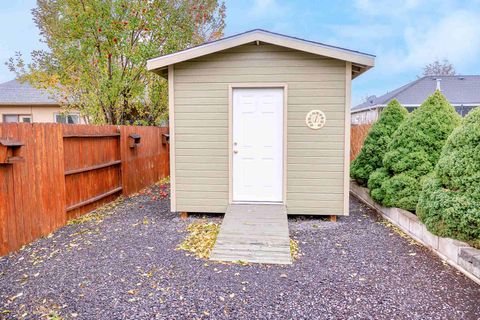 Tiny photo for 5148 Briana Drive, Klamath Falls, OR 97603 (MLS # 220211827)