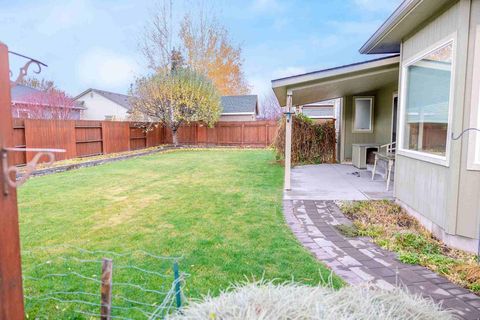 Tiny photo for 5148 Briana Drive, Klamath Falls, OR 97603 (MLS # 220211827)