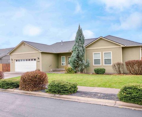 Photo of 5148 Briana Drive, Klamath Falls, OR 97603 (MLS # 220211827)
