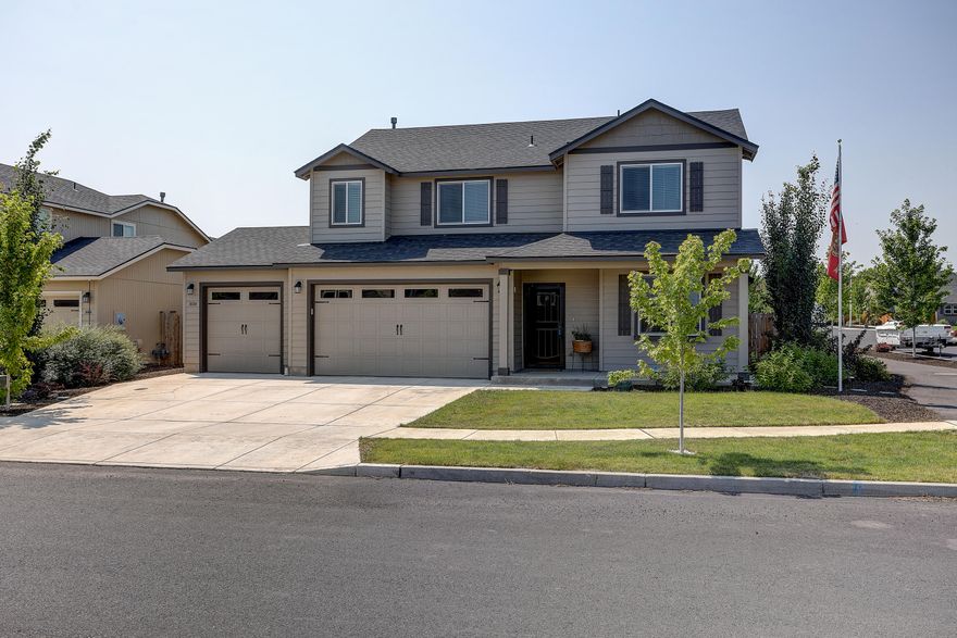 Well maintained home in the community of Obsidian Trails. The main level features an office and open concept kitchen and great room. Upstairs offers 4 bedrooms including a primary suite with a walk in closet and soaking tub. You will love the spacious 3 car garage. Enjoy your covered patio with the privacy of being on a corner lot. Home is equipped with AC for those hot summer days.